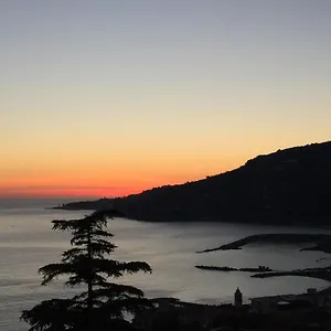https://casa-di-vavi.hotelitalianriviera.com